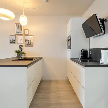 Ruim Aan De Jachthaven